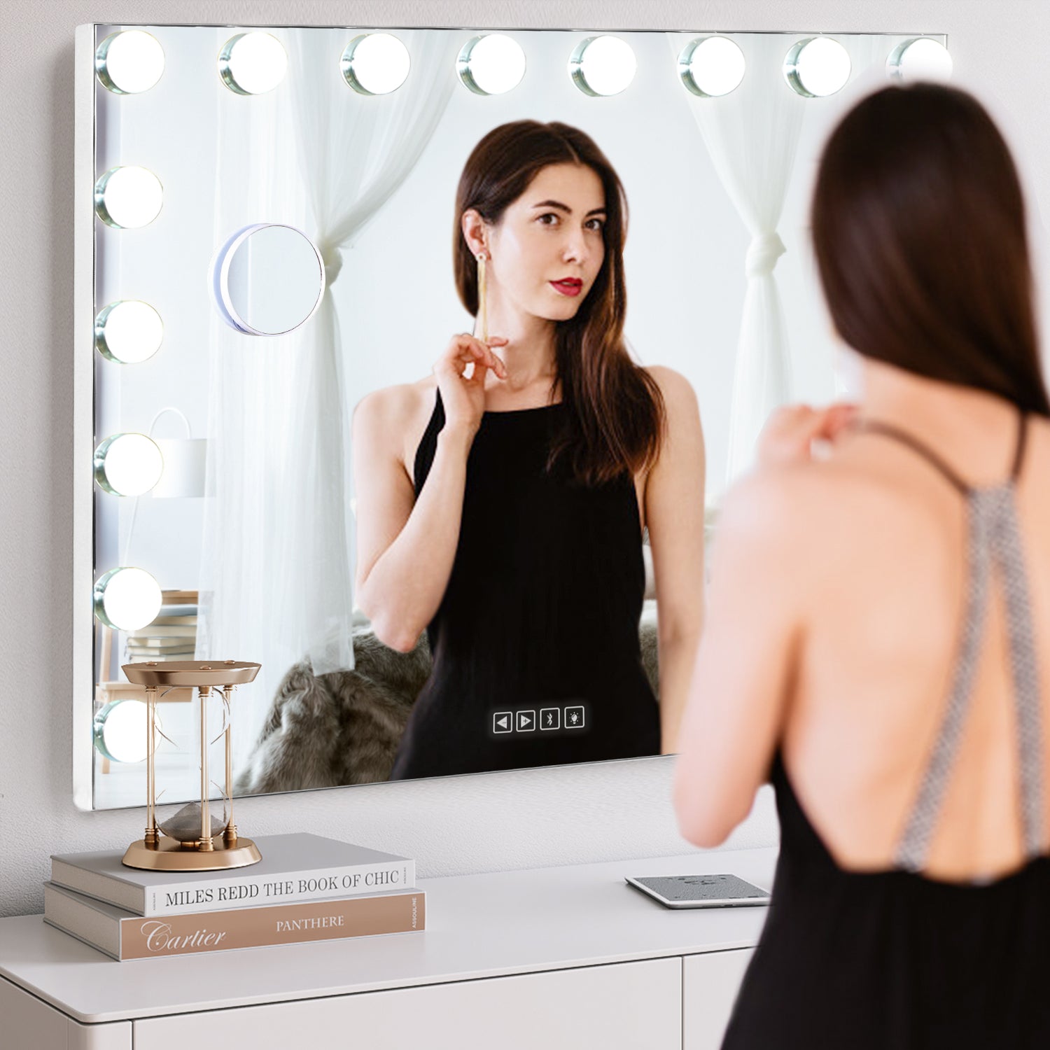 Why You Need a LED Makeup Mirror For Your Next Glow Up