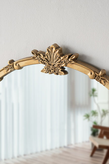 Leila Rococo Round Ornate Gold Mirror